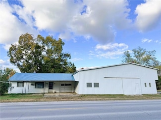 424 E Walnut St, Rich Hill, MO 64779
