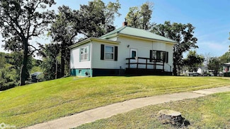 850 Hickory St, Hamilton, IL 62341