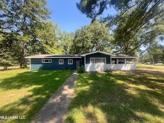 3145 Lakewood Dr, Jackson, MS 39212