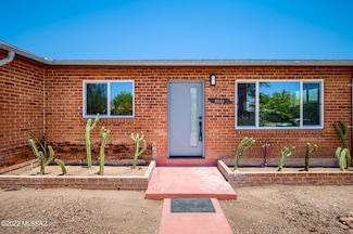 2901 E Seneca St, Tucson, AZ 85716
