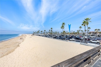 600 E Oceanfront Unit 1D, Newport Beach, CA 92661