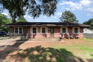 816 Radio Rd, Statesville, NC 28677
