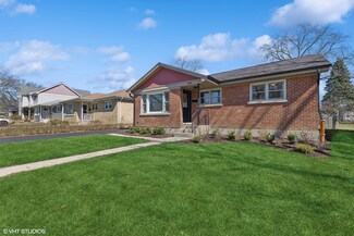 303 Dalton Ave, Mundelein, IL 60060