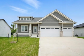 95 NW Hidden Knoll, Waukee, IA 50263
