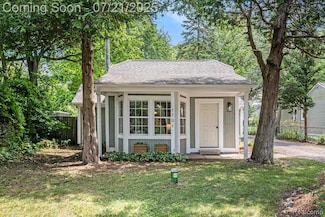 1791 Petrolia, West Bloomfield, MI 48324