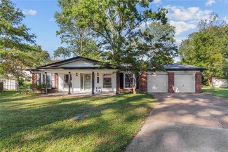 1033 Flair Ct, Saint Louis, MO 63146