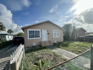 628 W 7th St, Riviera Beach, FL 33404
