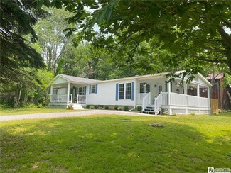 10242 Mcallister Rd, Fredonia, NY 14063