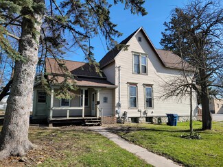 536 Cypress St, Manistee, MI 49660
