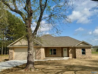 8369 State Line Rd, Taft, TN 38488