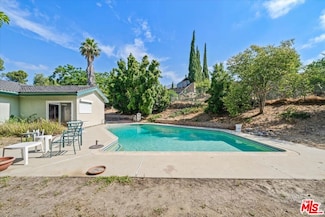 13926 Lakeside St, Sylmar, CA 91342
