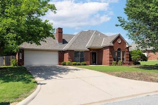 3004 NE Heritage Ln, Lawton, OK 73507