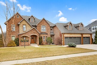 1610 N Briarwood Ln, Mahomet, IL 61853