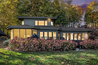 10800 S Interlaken, Richland, MI 49083