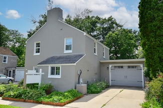 5619 Badger Ct, Greendale, WI 53129