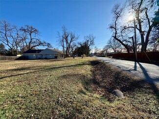 1902 E 52nd St, Tulsa, OK 74105