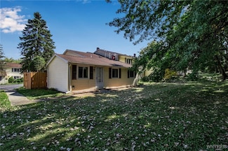 23 Pebble Creek Dr, Buffalo, NY 14227