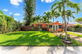37 SW 11th St, Dania, FL 33004
