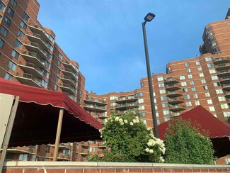 1605 Harmon Cove Tower Unit 1605, Secaucus, NJ 07094