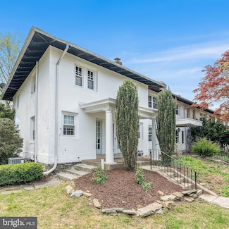 220 W Montgomery Ave, Haverford, PA 19041