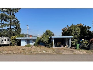 1048 Pennoyer Ave, Cottage Grove, OR 97424