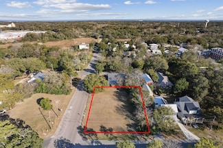332 N 3rd St, Fernandina Beach, FL 32034