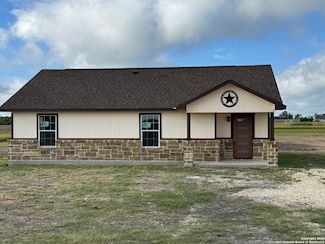 450 County Road 679, Natalia, TX 78059