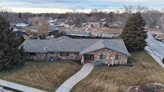2001 Sunset Dr, North Platte, NE 69101
