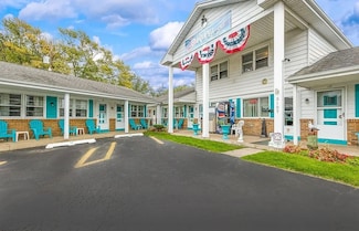 3107 W Lake Rd, Erie, PA 16505