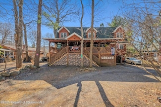 2119 Vacation Ln, Pocono Summit, PA 18346