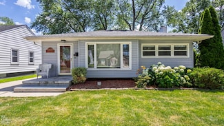 21528 Lakeview St, Saint Clair Shores, MI 48080