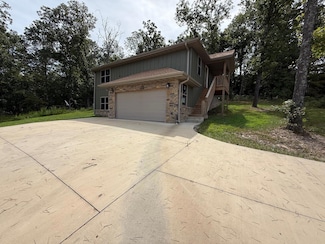 207 Juniper Ave, Cabool, MO 65689