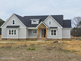 6132 Cultivator Dr, Battleboro, NC 27809