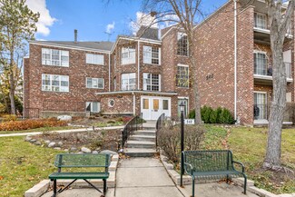 540 Biesterfield Rd Unit 206D, Elk Grove Village, IL 60007
