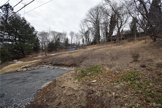 102 Spengler Ave, Chestnut Hill, PA 18040