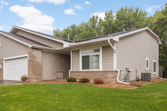 842 Monet Ct, Saint Paul, MN 55120
