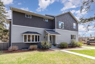 3217 Frear Dr, Hopkins, MN 55305
