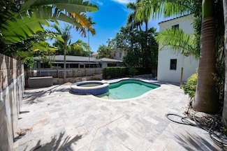 4329 N Bay Rd, Miami Beach, FL 33140