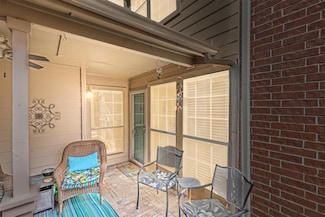 1414 Meadowood Village Dr, Fort Worth, TX 76120