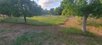 369 Mission River Oaks Rd, Woodsboro, TX 78393