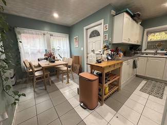 504 Washington St Unit 1, Brookline, MA 02446