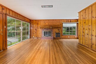 1025 Sunset Dr, Clarksville, TN 37040