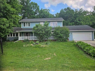 100 Prince Ct SE, Poplar Grove, IL 61065