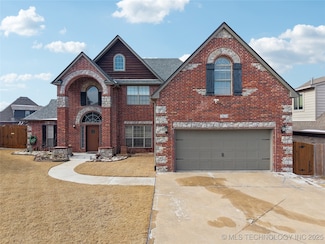 2834 N Hickory Ct, Broken Arrow, OK 74012
