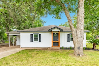 207 Stockman St, Sweeny, TX 77480