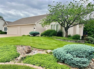 613 NW Alexa Ln, Lees Summit, MO 64081