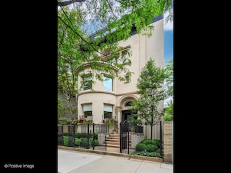 1352 N La Salle Dr, Chicago, IL 60610