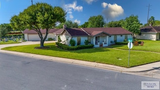 238 Starcrest Dr, Brownsville, TX 78521