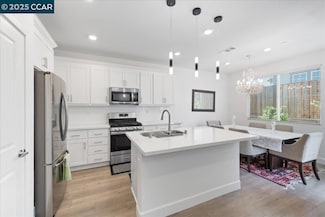 300 Hideaway Ln, Pittsburg, CA 94565