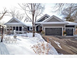 368 Wildwood Ave, Dellwood, MN 55110